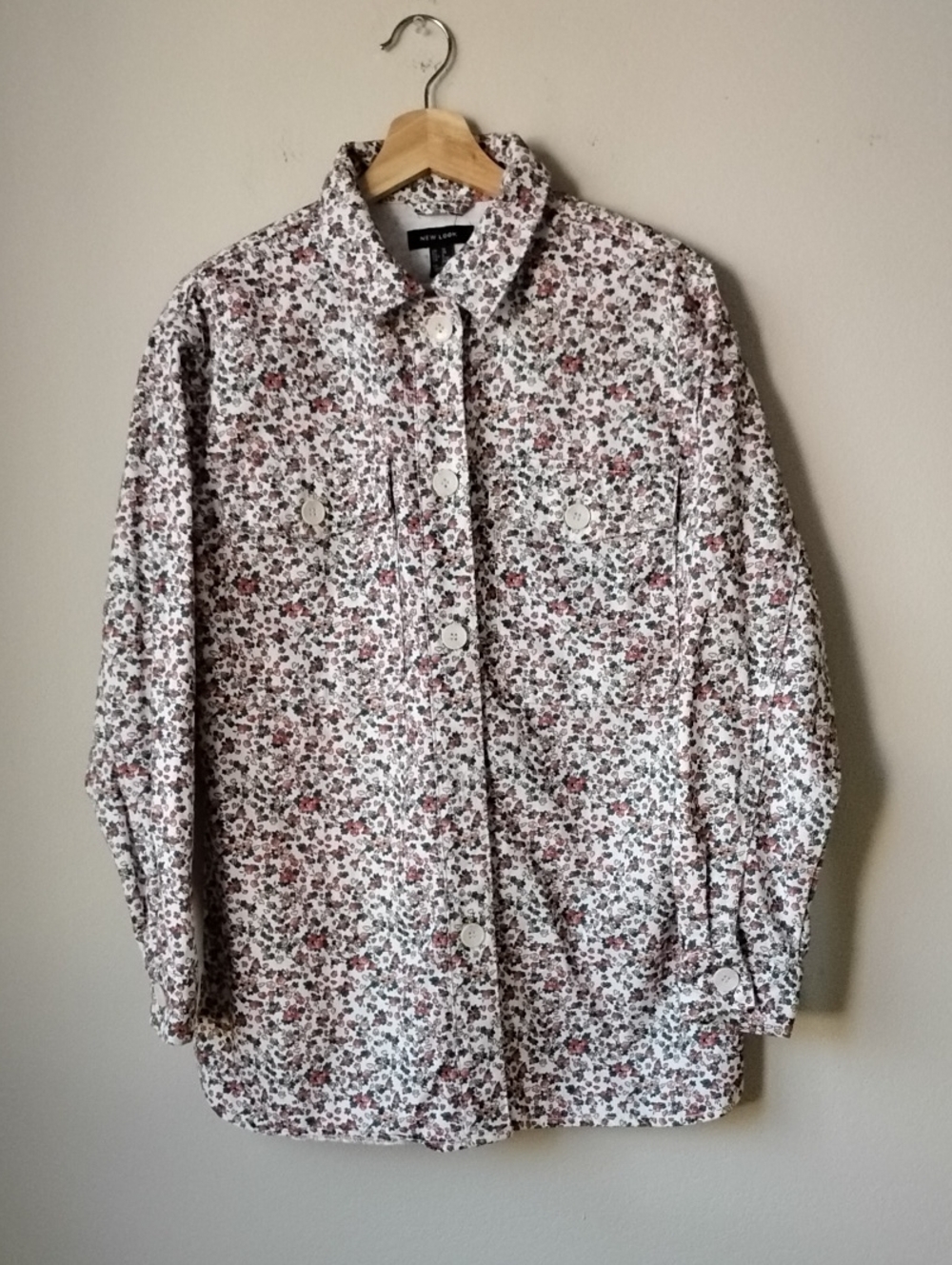 🍁🍂 New Look Size 6 White Shirt Jacket with Pink & Green Floral Print